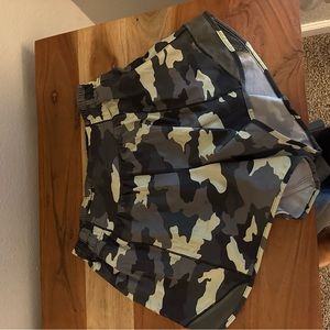 Lulu lemon hotty hot shorts 4inch size 8 tall